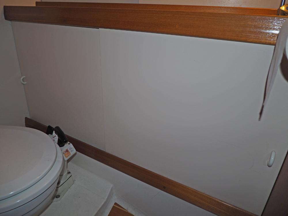 Saloon, Accommodation